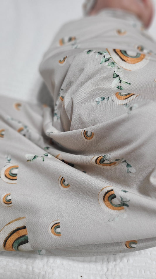 Arcoíris boho, Swaddle con gorro